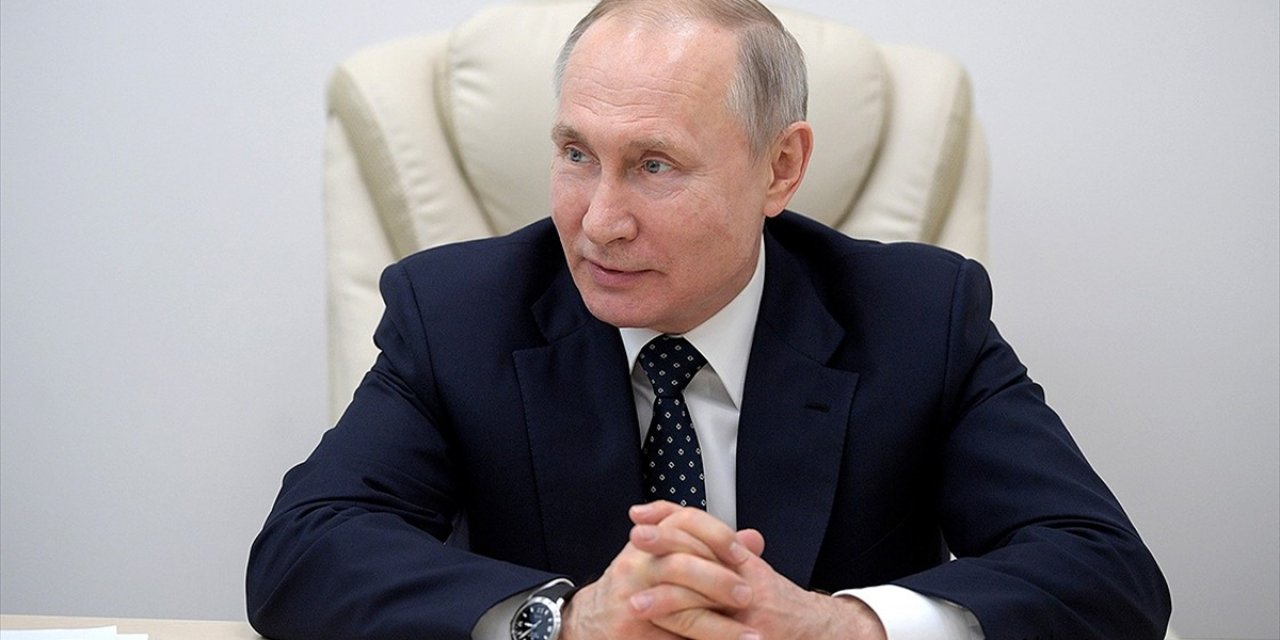 Putin: 'Bütçemizde Enerji Gelirlerinin Payı İlk Defa Düşecek'