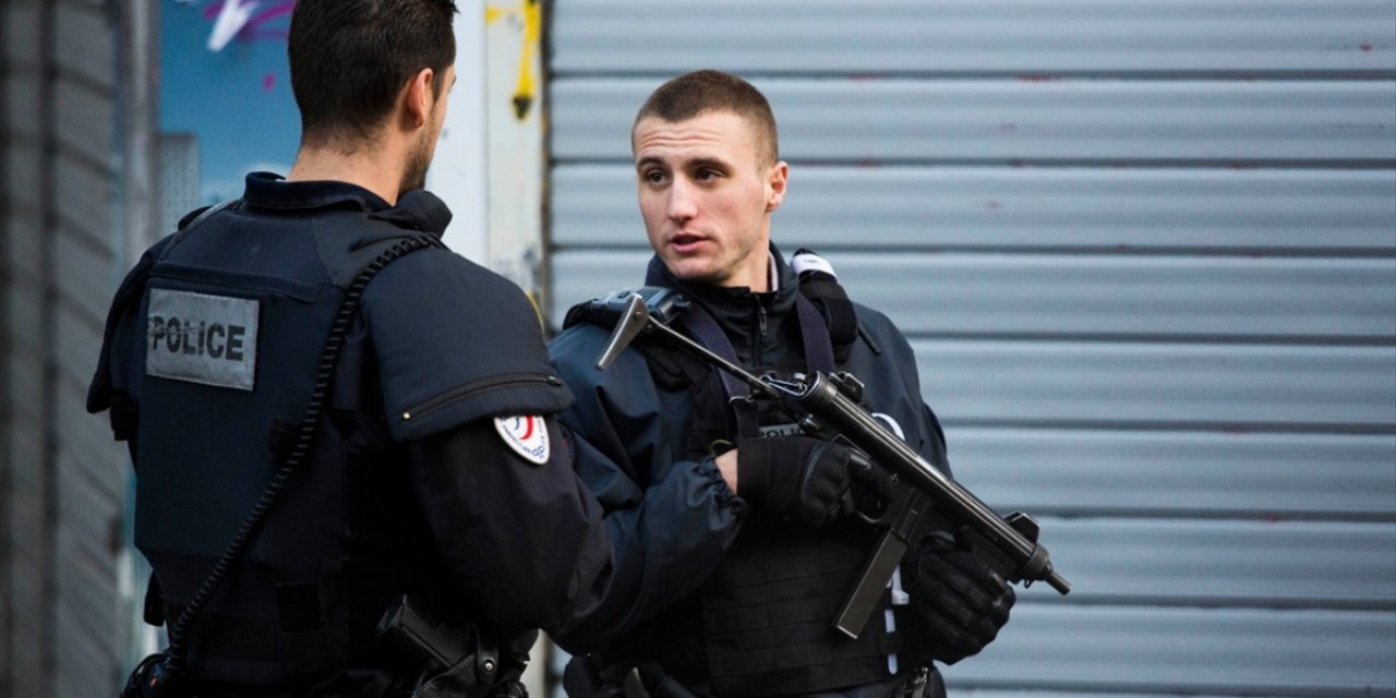 Fransız Mizah Dergisi Charlie Hebdo’nun Bulunduğu Bölgede Saldırı: 4 Yaralı