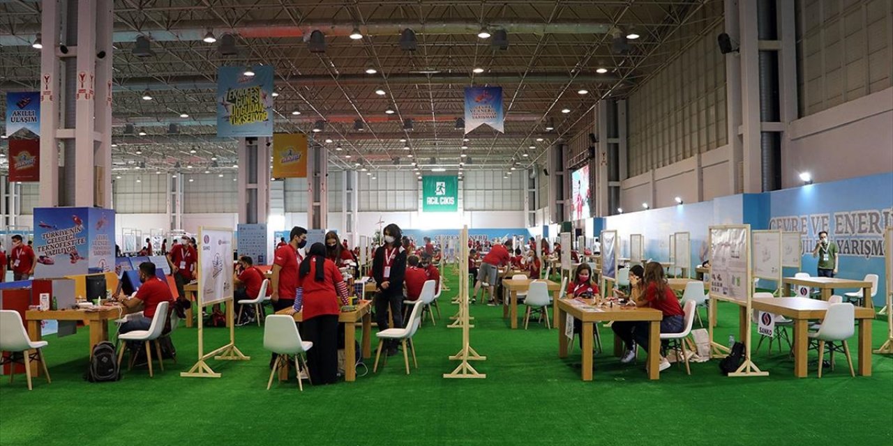 Türkiye'nin Dört Bir Yanından Gençler TEKNOFEST'te Buluştu