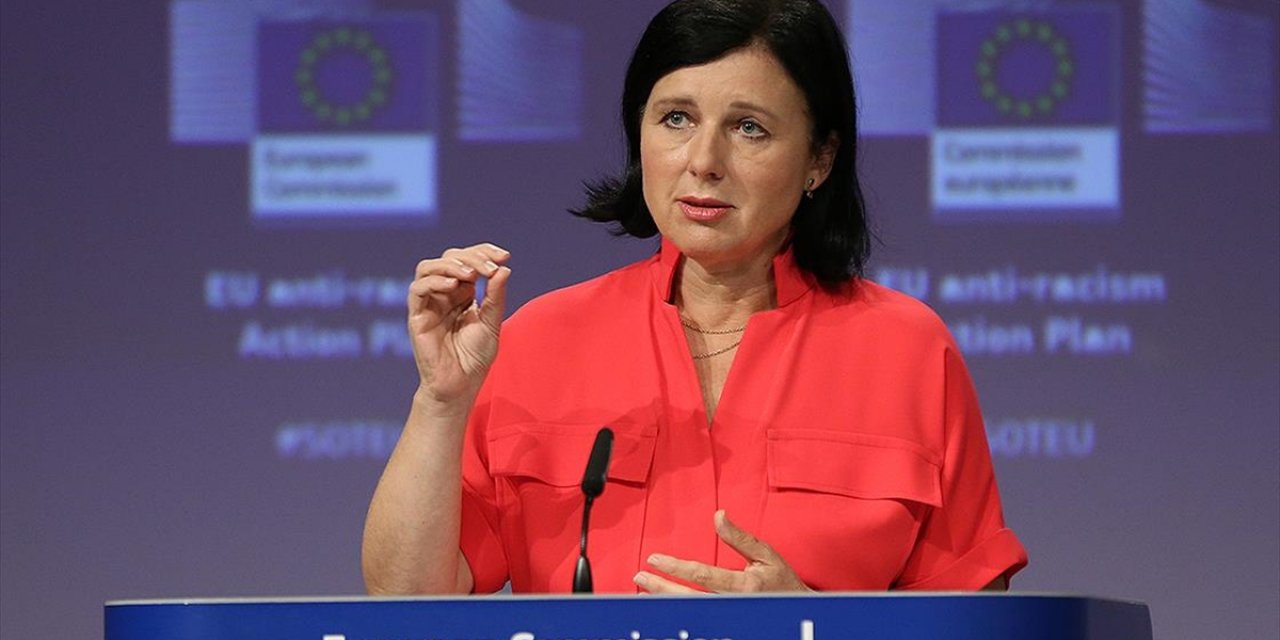 Macaristan Başbakanı Orban: 'AB Komisyonu Başkan Yardımcısı Jourova İstifa Etmeli'