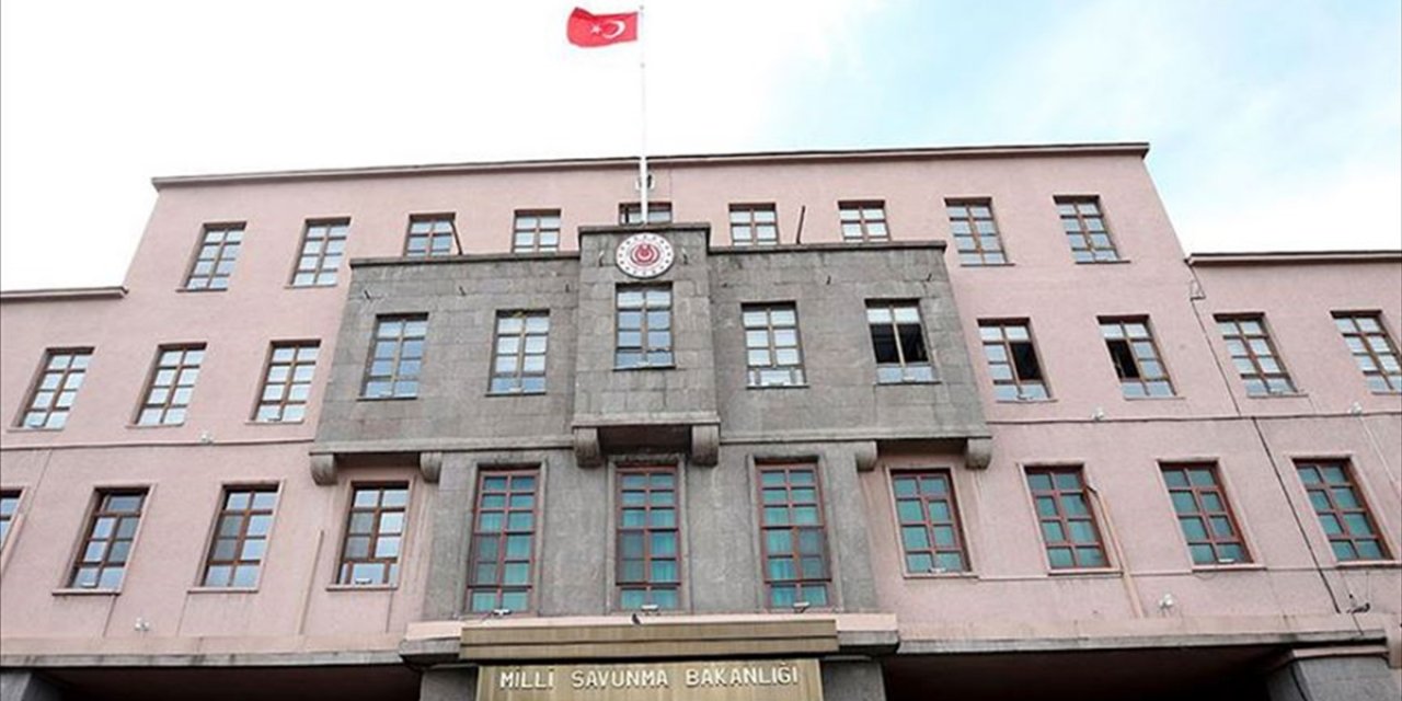 Yurt Dışına Kaçmaya Çalışan Terör Örgütleriyle Bağlantılı 12 Kişi Yakalandı