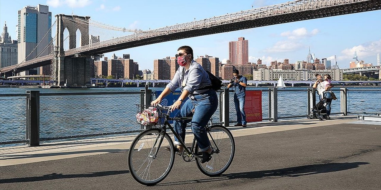 ABD'de Kovid-19 Kaynaklı Can Kaybında İlk Sırada Yer Alan New York'ta Okullar Yeniden Açıldı