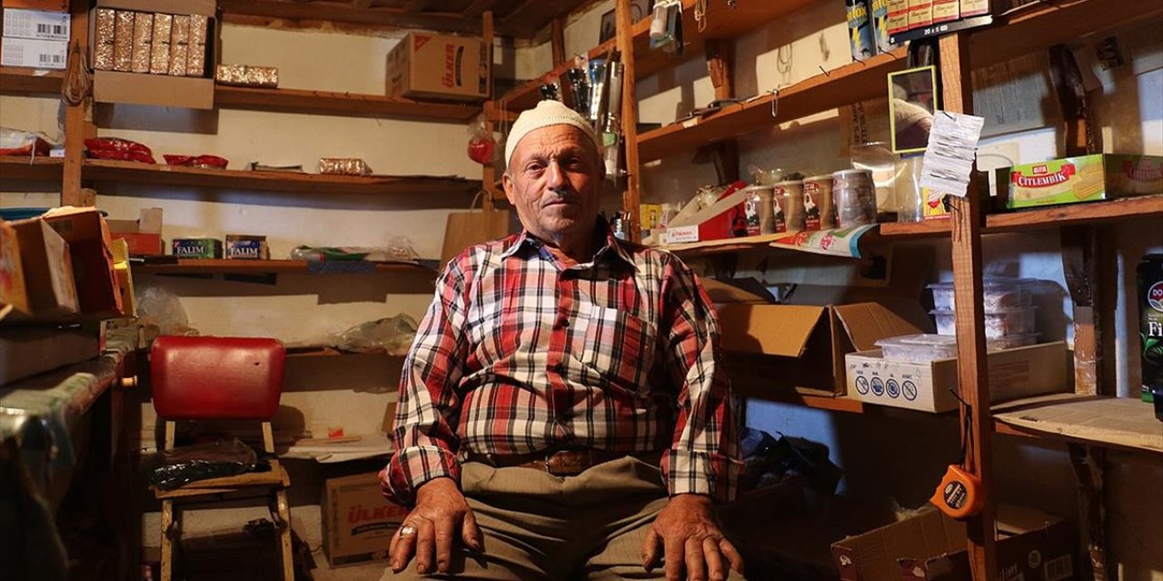 Baba Yadigarı Yarım Asırlık Bakkala Gözü Gibi Bakıyor