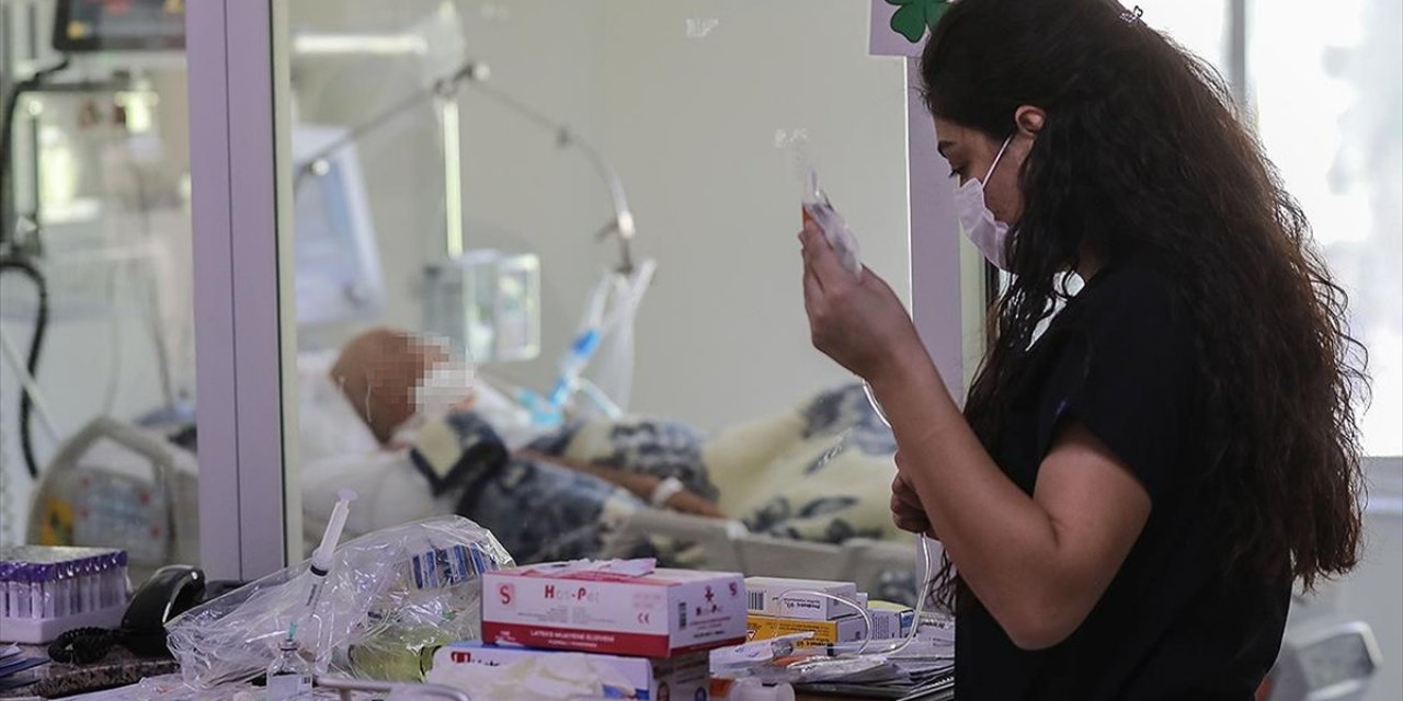 Türkiye'de Son 24 Saatte 1671 Kişiye Kovid-19 Tanısı Konuldu