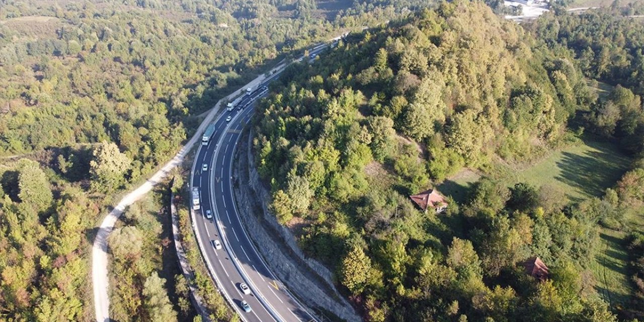 Bolu Dağı Geçidinde 14 Kasım'a Kadar Bu Manzarayla Karşılaşabilirsiniz