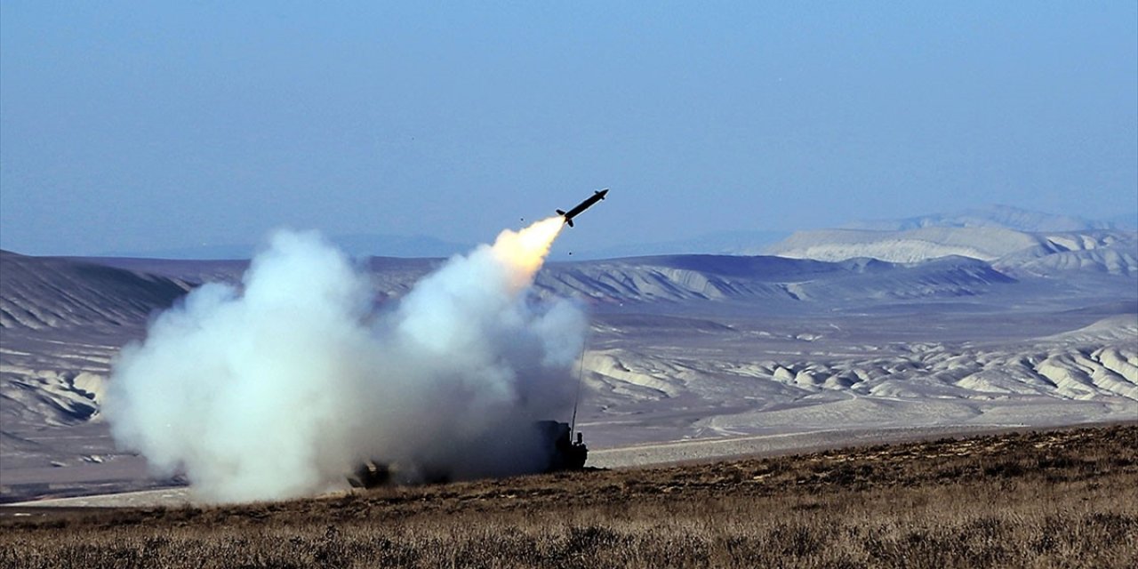 Azerbaycan Ordusu Ermenistan'a Ait Bir Savaş Uçağını Düşürdü