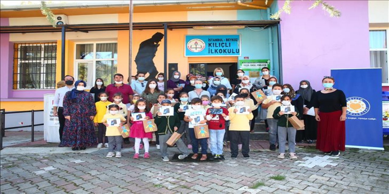 ''Yeni Dünya Kampanyası" ile Birlikte Çocuklar Tabletlerle Buluştu