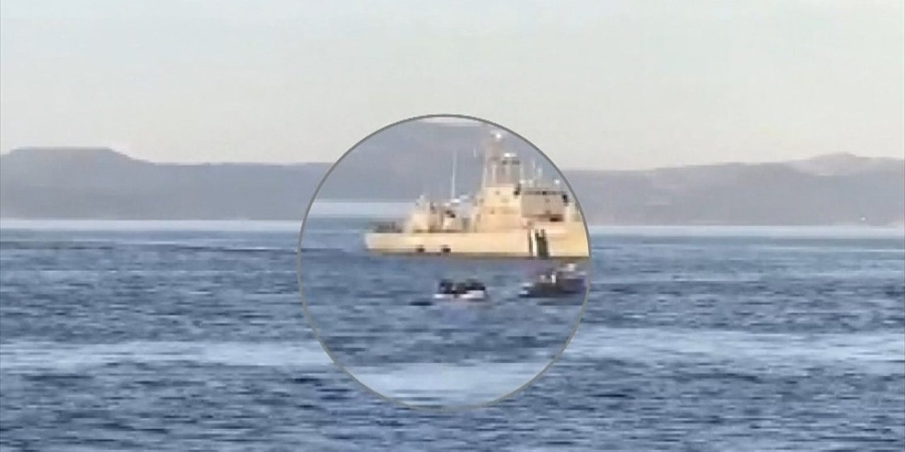 AB Sınır Güvenliği Ajansı Frontex'in Yunanistan'ın Mültecileri Açık Denize Geri İtmesine Destek Verdiği İddia Edildi