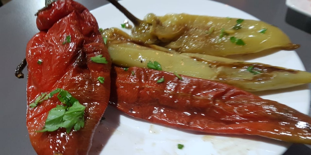 4 Adet közlenmiş acı biber turşusu yenirse o sorunu önlüyor!
