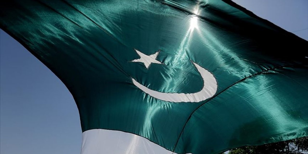 Pakistan'dan Fransız Mallarına Boykot Çağrısı Yaptı