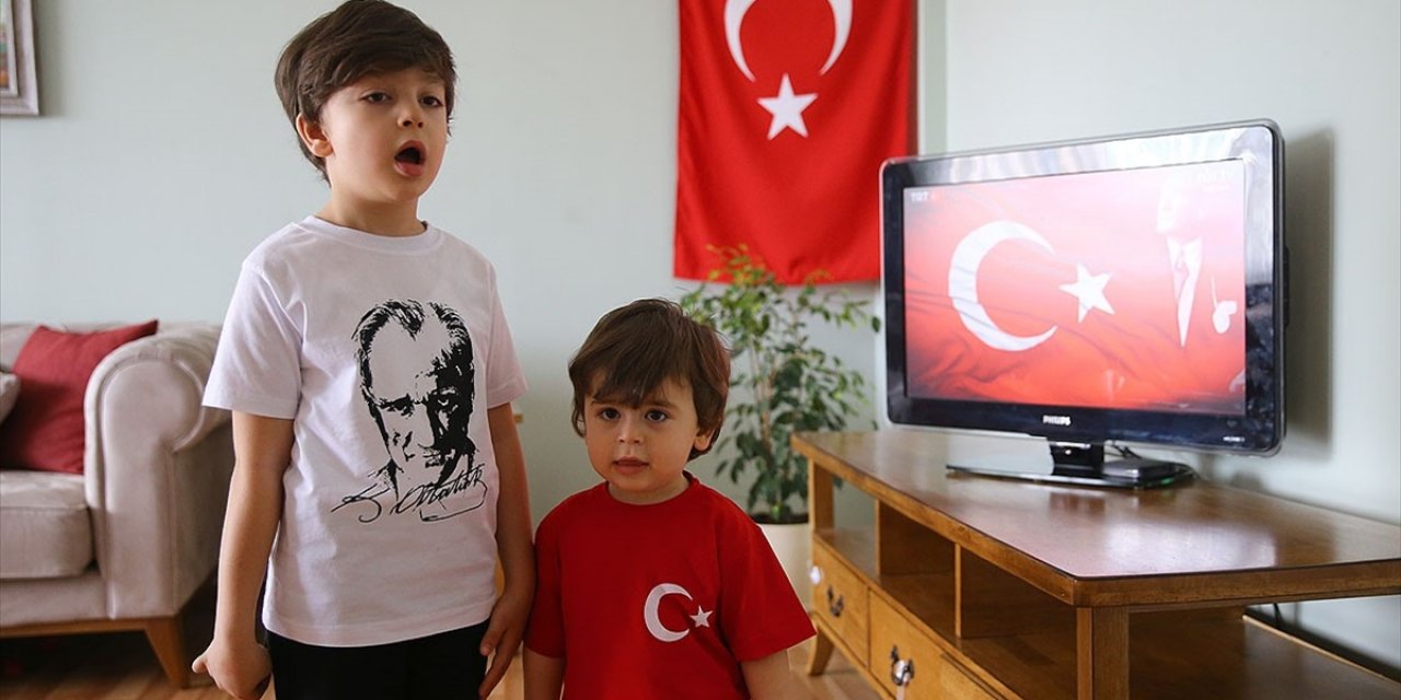 Öğrenciler Cumhuriyet'in 97'inci Yılını Ekran Başında Kutlayacak