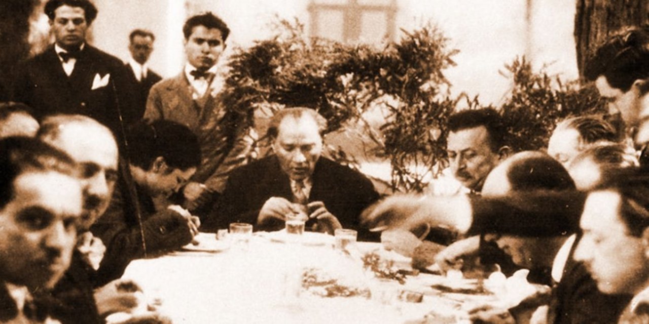Atatürk sofrasında mutlaka bu yiyecekleri bulundururdu ve bu yiyeceklerden yemeyi çok severdi!
