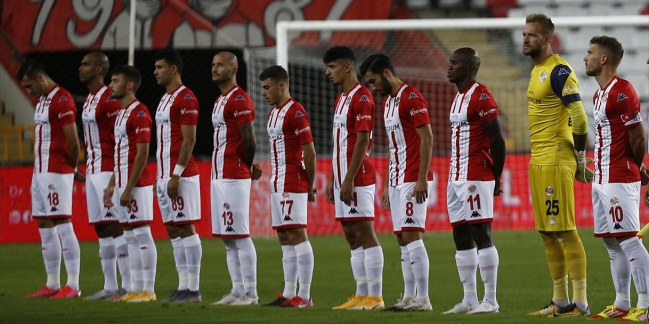 Fraport TAV Antalyaspor Kırmızı Karta Doymadı