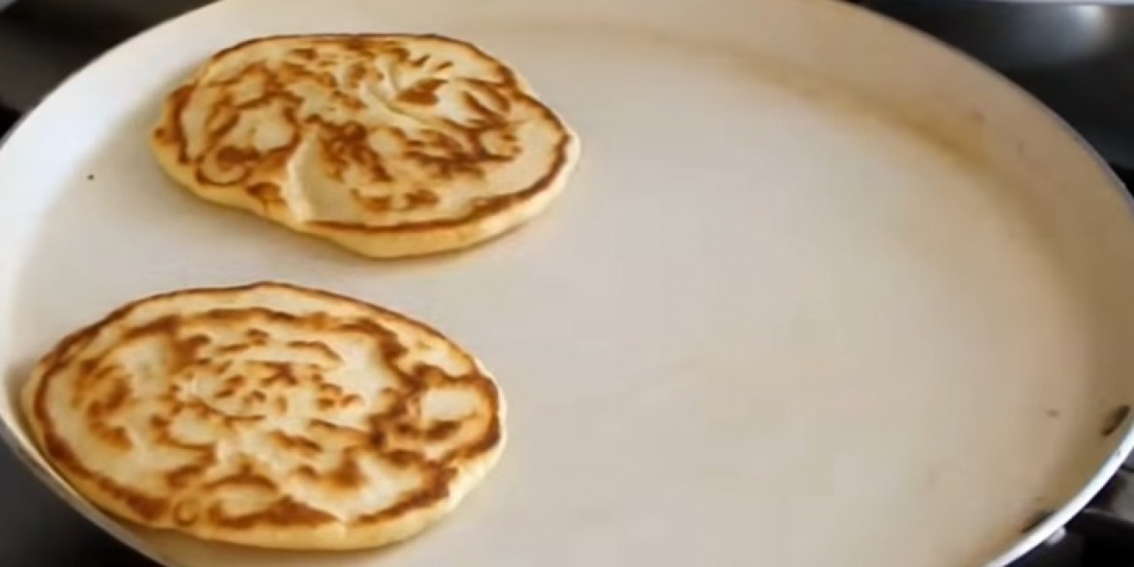 Bugün ne pişirsem diyorsanız mis gibi bir pankek tarifi (Tatlı Kaşık Dökmesi)