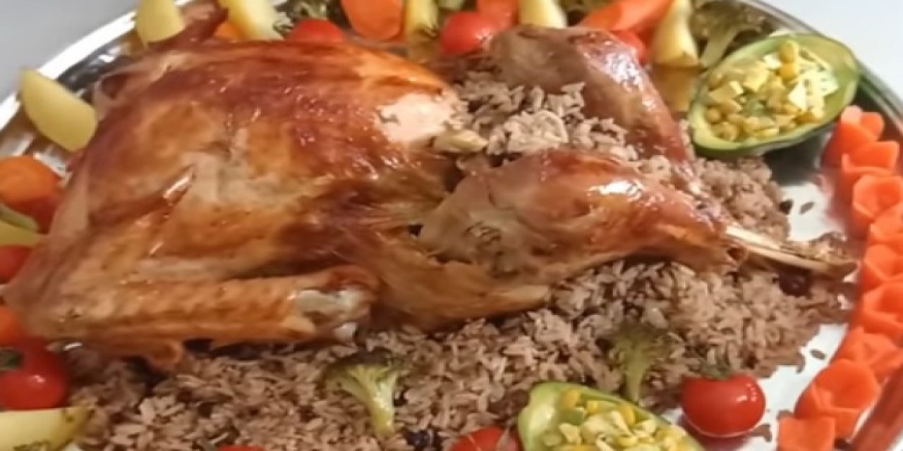 Bugün ne pişirsem diyenlere lezzetine doyum olmayan füme hindi dolması tarifi