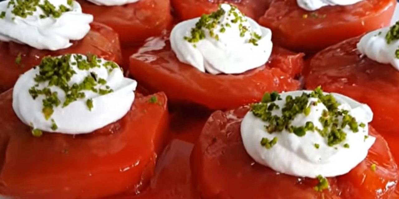 Bugün ne pişirsem diyenlere tam mevsimi de gelmişken Kışın Vazgeçilmezi Ayva Tatlısı tarifi.