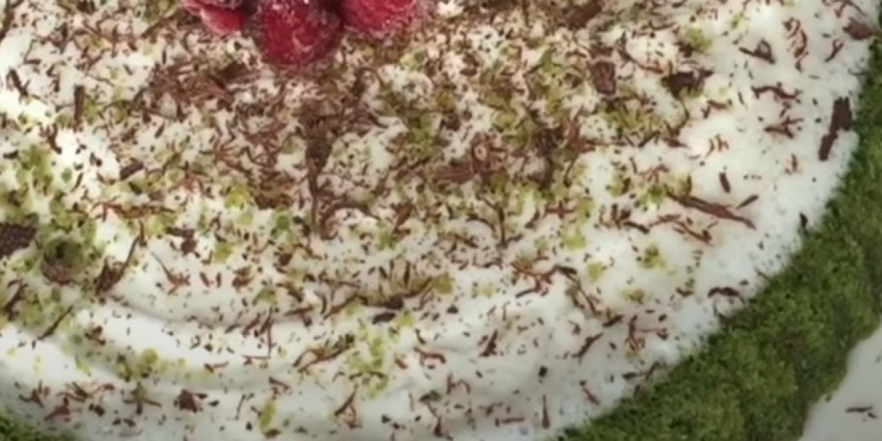 Bugün ne pişirsem diyenlere Kış sebzeleri içerisinde en çok sevilen Ispanaktan. Ispanaklı nefis kek tarifi