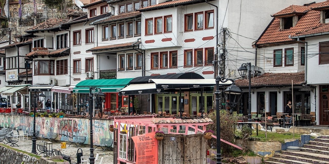 Tarihi Dokusuyla İç Isıtan Kosova'nın İncisi Prizren'in Kapı ve Pencereleri Sergide Buluştu
