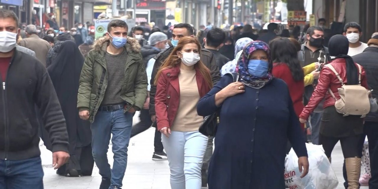 Uyarıları Dikkate Almayan Gaziantepliler Sokakları Doldurdu