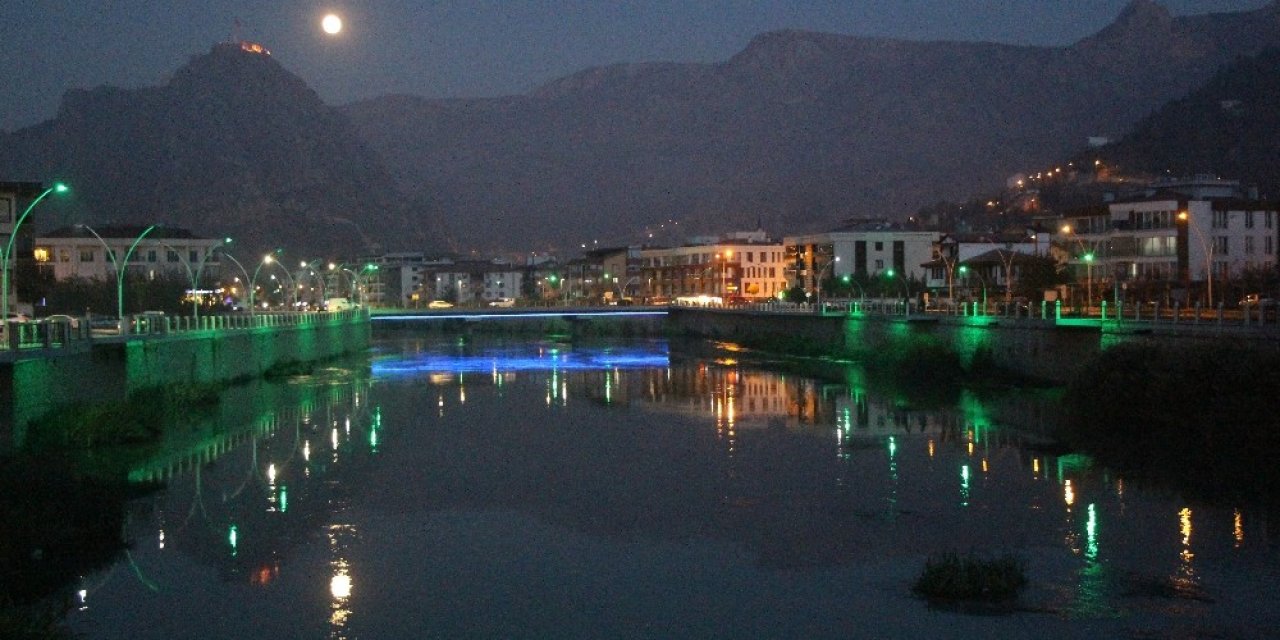 Amasya’da 'Ayın En Güzel Hali' Dolunay Görenleri Büyüledi