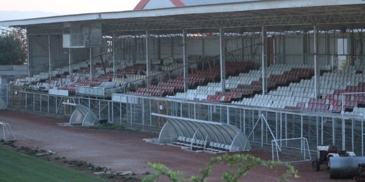 Kovid-19 Patlaması Yaşayan Kocaelispor Kapılarına Kilit Vurdu