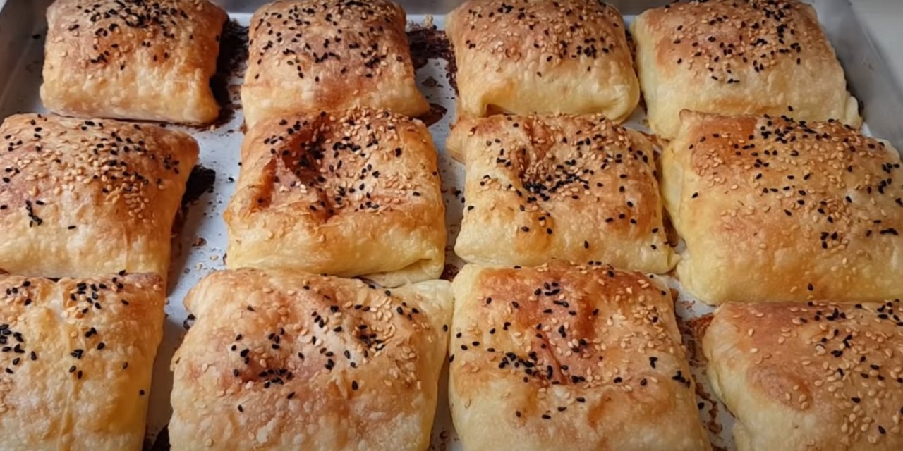 Tel tel dökülüp ağızda dağılıyor Yumuşak haliyle ne tıkıyor ne şişiriyor. Yumuşak püf börek tarifi