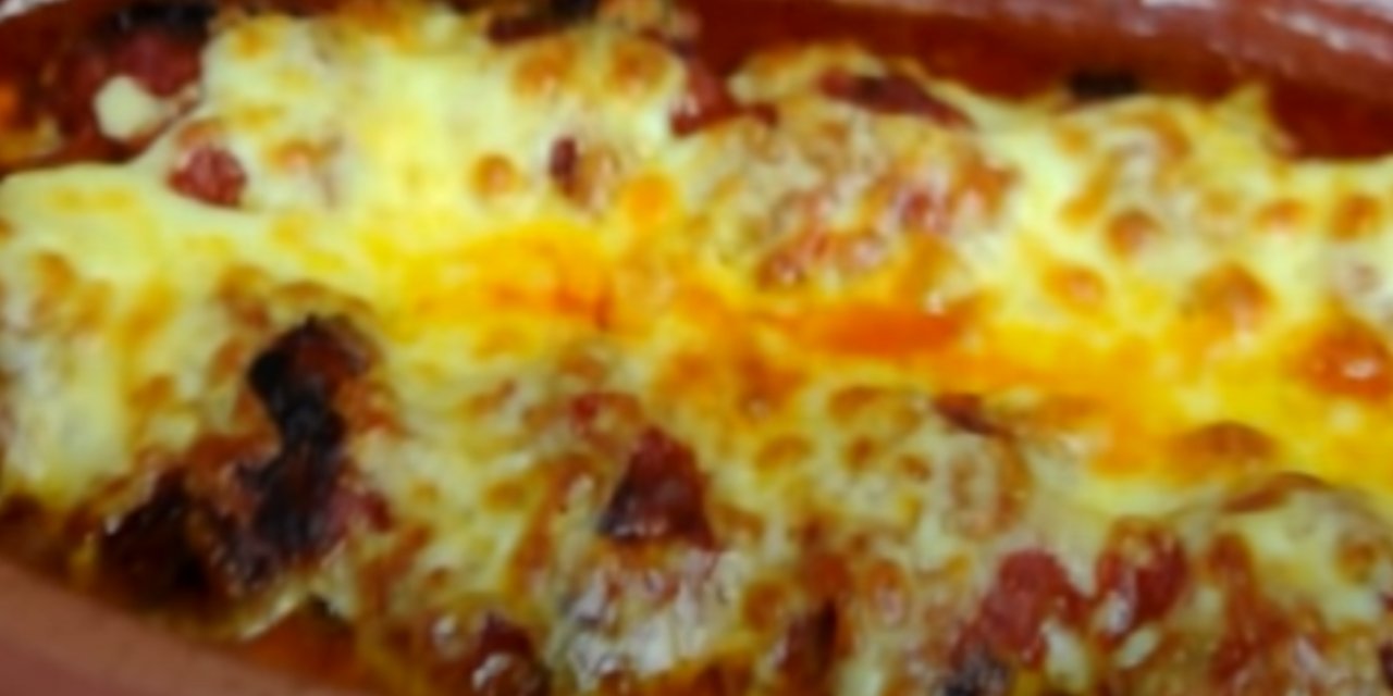 Bugün Ne Pişirsem Diyenlere Özel Bir Lezzet Kiremitte Soslu Köfte Tarifi..
