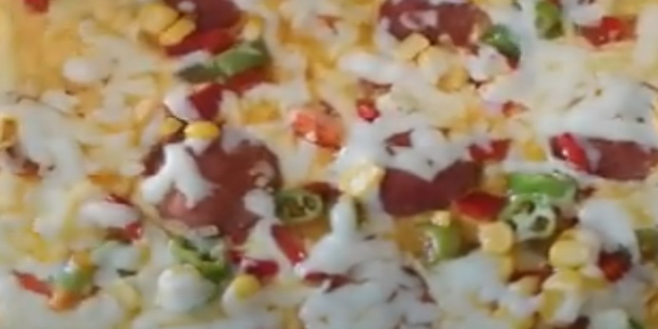 Yapımı Hem Kolay Hem de Doyurucu Bol Patatesli Tavada Kahvaltı Pizzası Tarifi