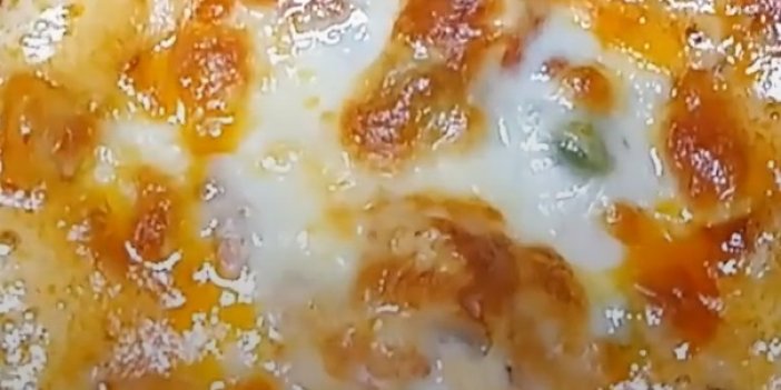 Bugün Ne Pişirsem Diyenlere Farklı Bir Lezzet Güveçte Sebzeli Kaşarlı Bezelye Yemeği