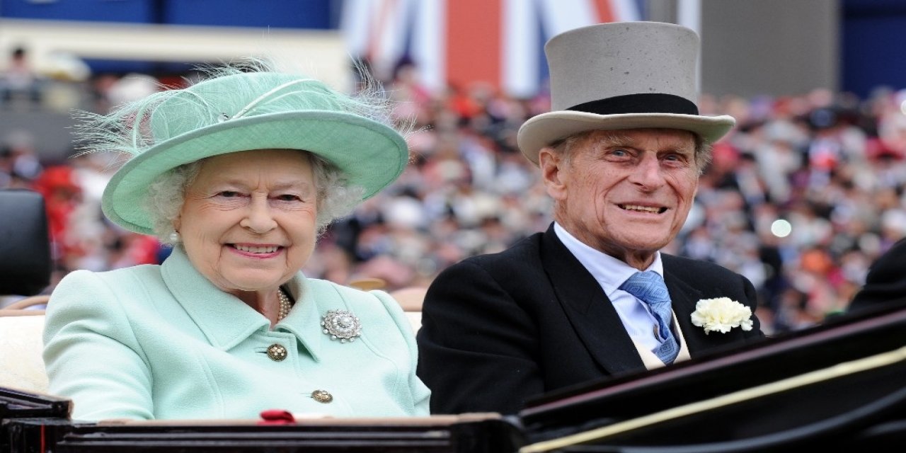 Kraliçe II. Elizabeth'e Koronavirüs Aşısı Yapıldı