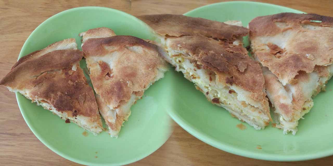 Her Katından Lezzet Akıyor! Orijinalinden Kırk Katlı Börek Tarifi!
