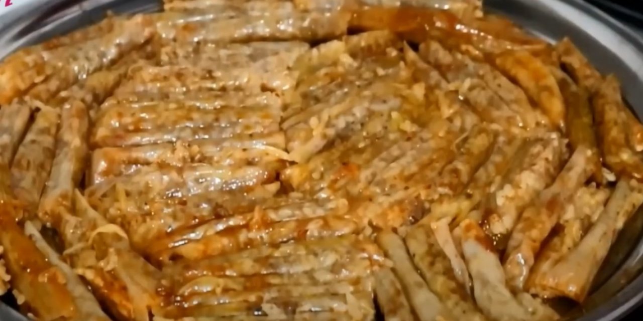 Pırasayı sevmeyen bile bu yemeği yiyor lahana sarmasından bile daha kolay Pırasa Sarma tarifi