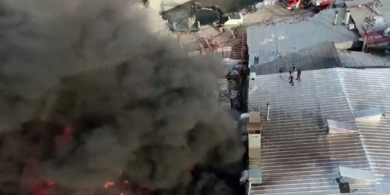 İstanbul duman altında! Yangın Giderek Büyüyünce Çok Sayıda Ekip Olay Yerinde