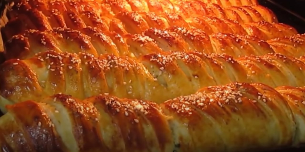 Kahvaltıya Tam 3 Dakikada Hazırlanan Kat Kat ve Çıtır Çıtır Börek Tarifi