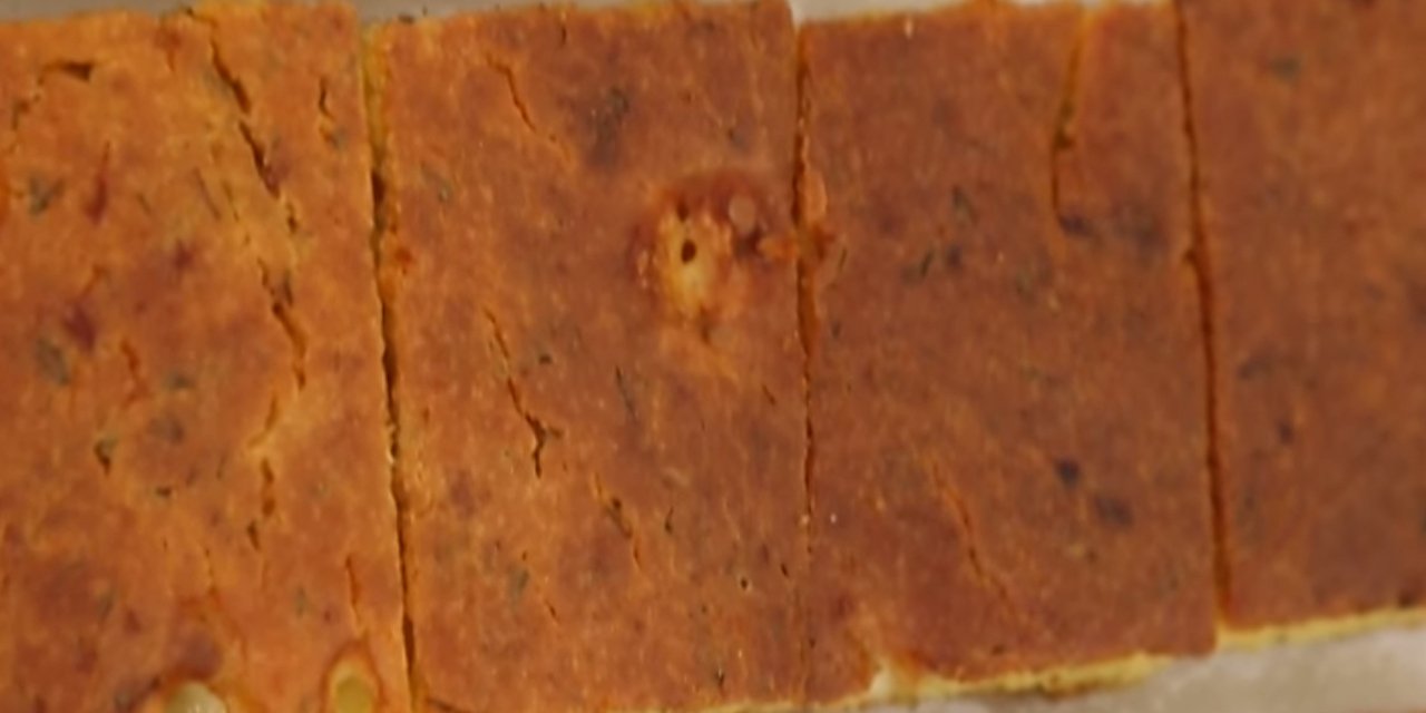 Mısır Ekmeğinde Yeni Boyut... Nefis Peynirli Mısır Ekmeği Tarifi!