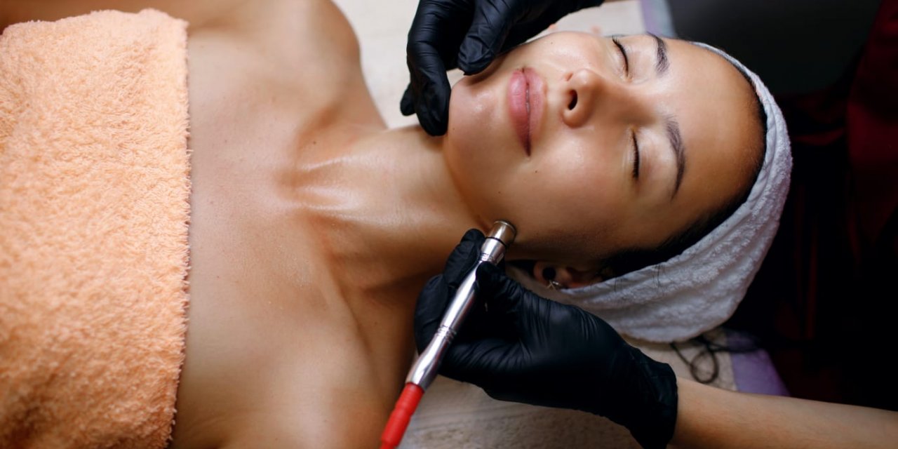 Cilt Güzelliğiniz İçin Hydrafacial Uygulaması ile Tanışın