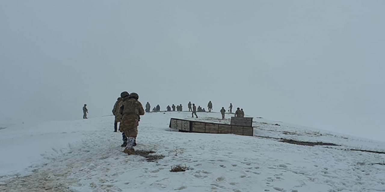 Acı Haber Geldi! Bitlis'te Helikopter Düştü 9 Şehit 4 Yaralı Olduğu Duyuruldu ve..