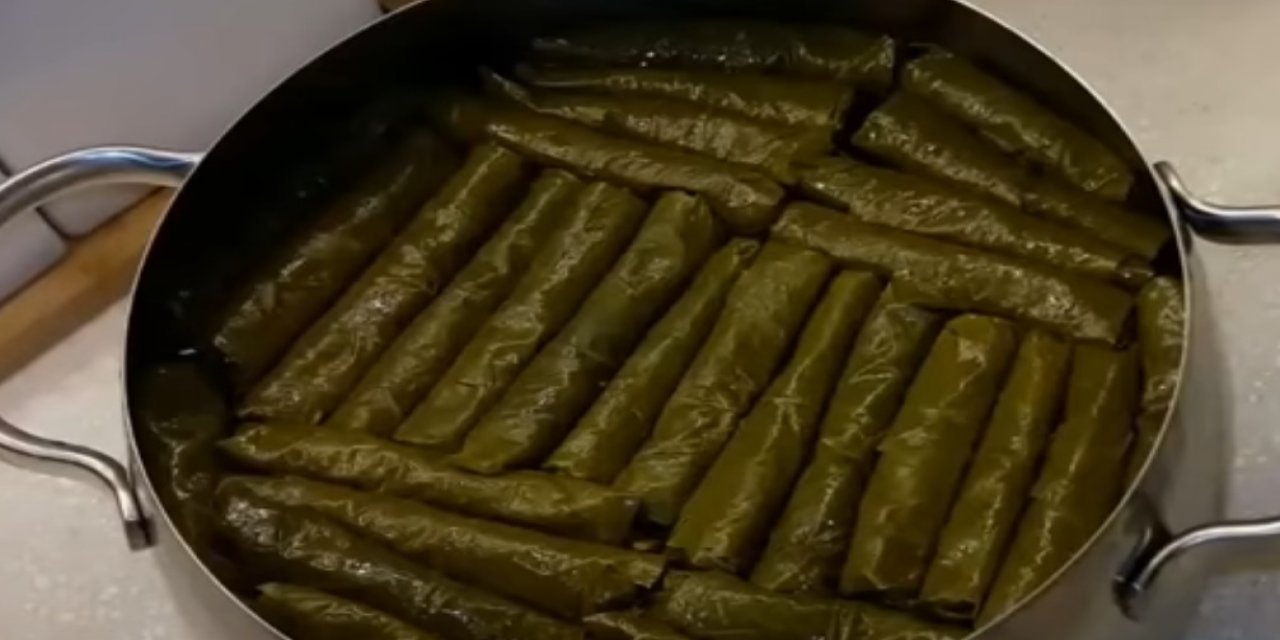 Kalem gibi Yaprak Sarma Yapmanın Sırrı İşte Bol Malzemeli dağılmayan çatlamayan sarma tarifi