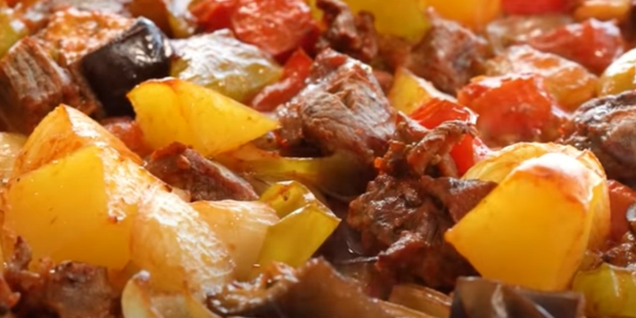 Günün Yemek Önerisi Kırmızı Et - Patates - Patlıcan - Domates Adeta Şölen! Nefis Maraş Tava Tarifi