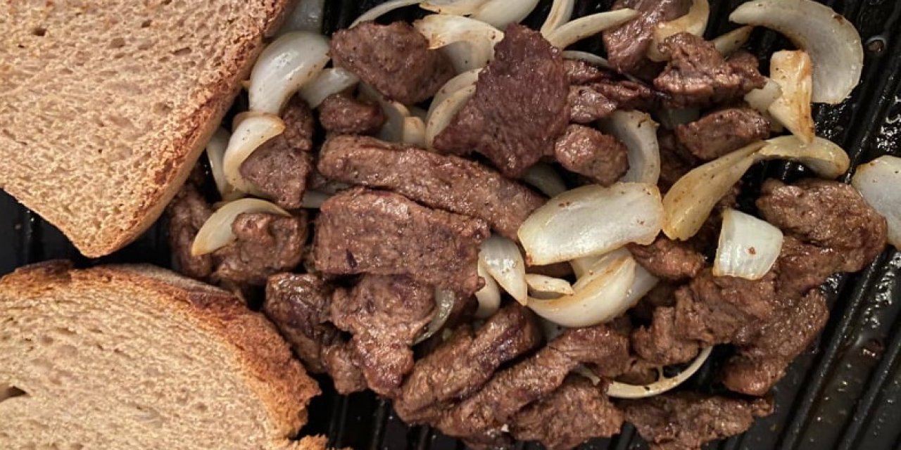 Kırmızı Eti yanlış Pişiriyorsunuz! Şeflerin sır gibi sakladığı yöntem daha sulu ve daha lezzetli...