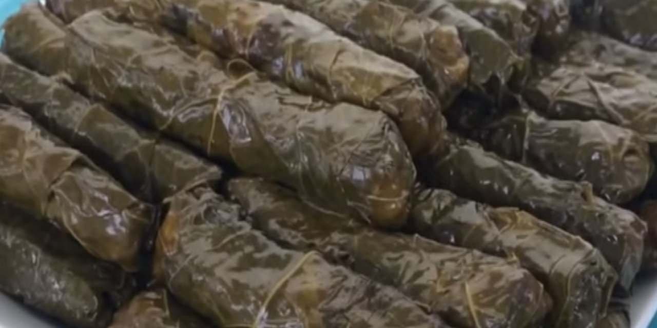 Akşam yemeklerinin En İyisi - Yaprak sarması nasıl yapılır? Lokum Gibi ve dağılmayan Yaprak sarması tarifi