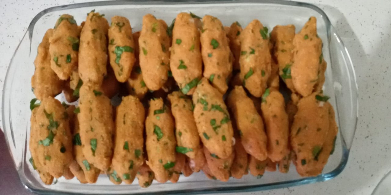 Hem Pratik Hem Lezzetli Çayın Yanında En İyi Giden Köfte! Enfes Mercimek Köftesi Tarifi