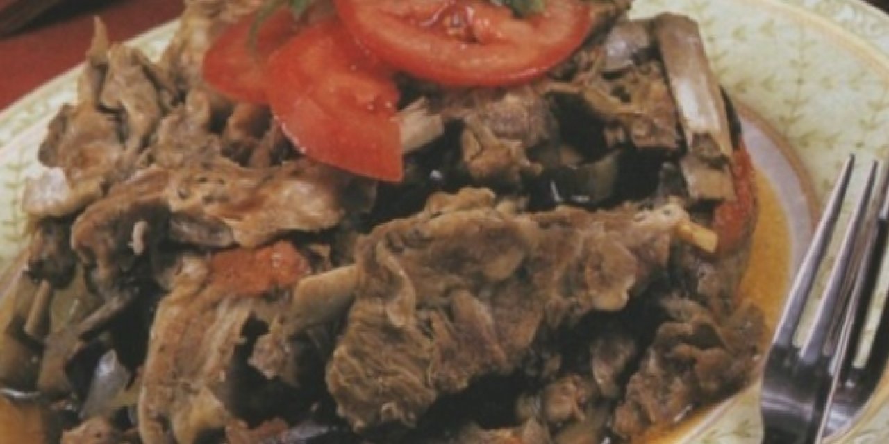 Kırmızı Etle Yapılan Lokum Gibi Bir Yemek Patlıcanlı Orta Tarifi! Patlıcanlı Orta nasıl yapılır?