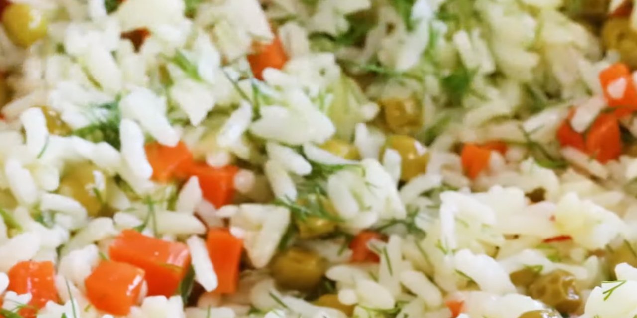 İftar sofranıza bereket katacak patlıcanlı biberli kabaklı tane tane pilav tarifi
