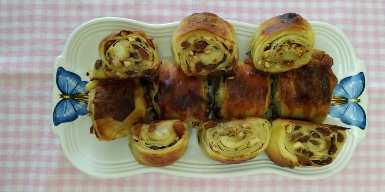 Tadı Damaklarda Kalıyor Puf Puf Kabaran Tahinli Cevizli Çörek Tarifi...