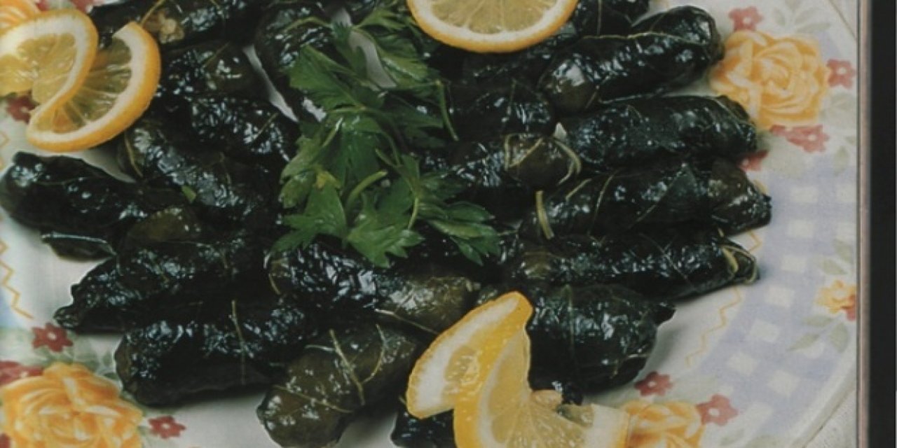 İster Sahura İster İftara Nefis Doyurucu Bir Dolma Tarifi! Ne Dağılır Ne çatlar Zeytinyağlı Kara Lahana Dolması