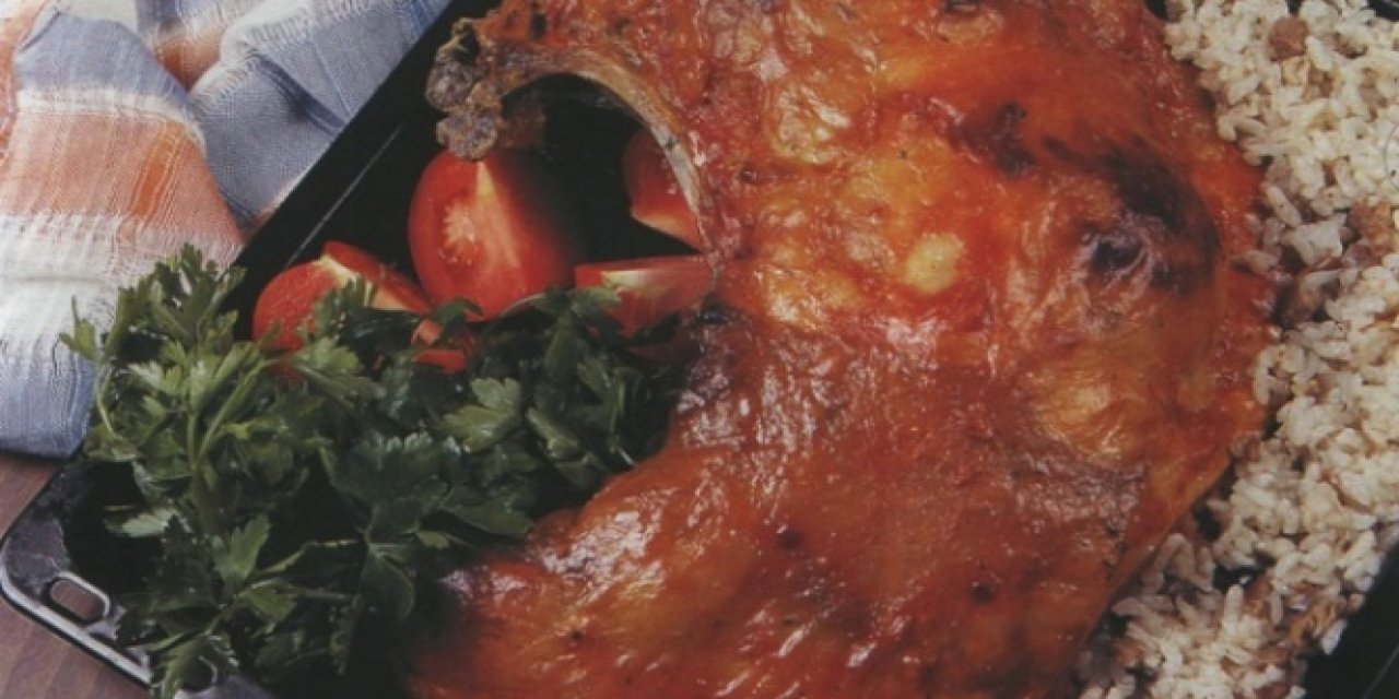Kırmızı Etten yapılan Lokum gibi bir dolma - yumuşacık lezzet Sura (Kaburga Dolması) Tarifi