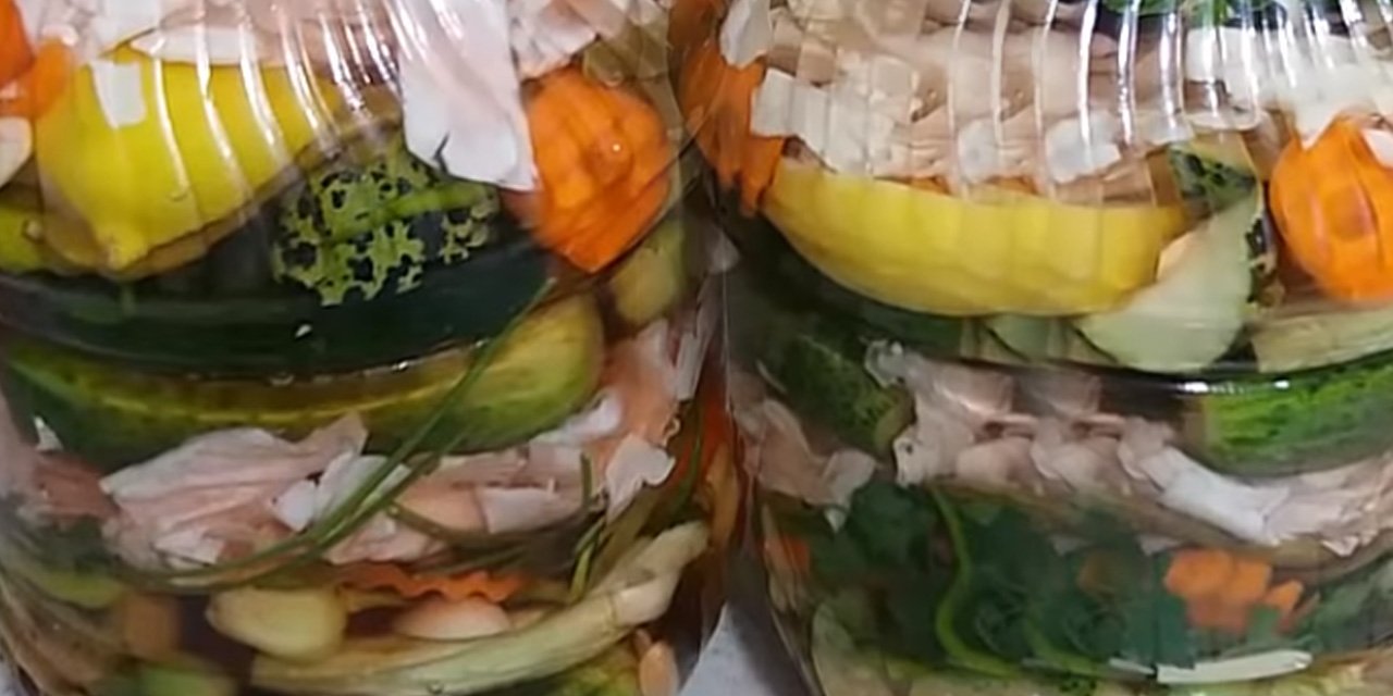 Koronavirüse Karşı Bağışıklığı Destekliyor! Erimeyen Tam Kıvamında Karışık Turşu Tarifi!