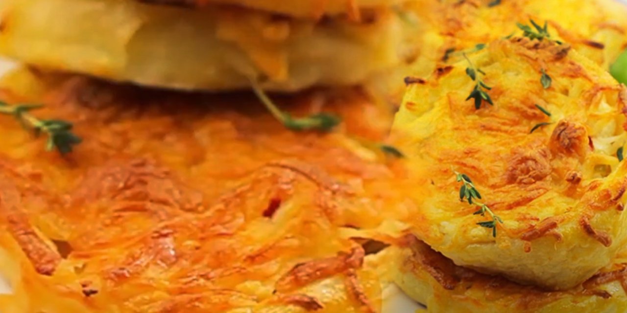 Hazır Yufkadan Domatesli peynirli nefis sosuyla kolay açık börek tarifi