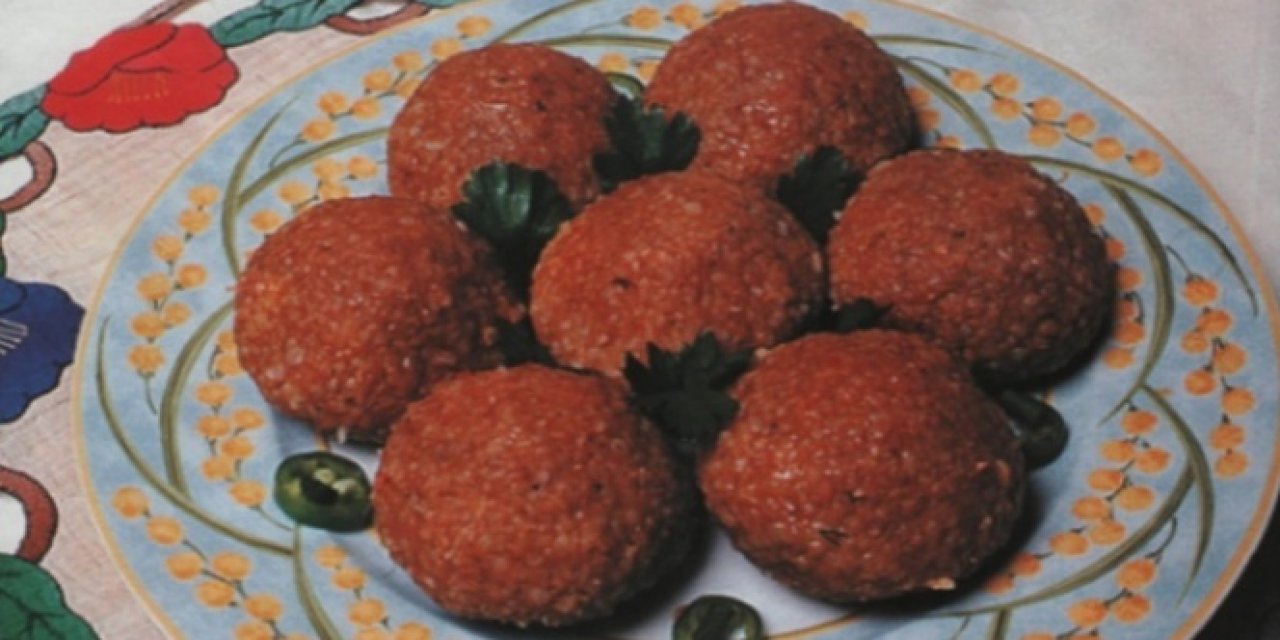 Dağılmayan ve kızarırken kurumayan İçli Köfte tarifi, İçli Köfte Nasıl Yapılır?